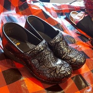 **ATTENTION  shipping discount for short anout of time!!! Dansko nursing shoes